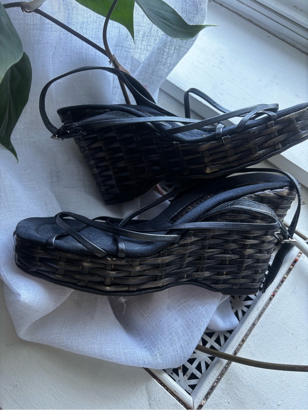 Vintage Charles Jourdan Paris Black Woven Wedge Sandals Strappy Espadrille 7.5